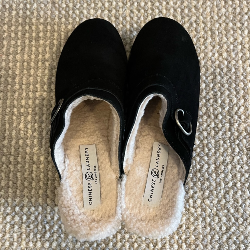 Chinese laundry size 7 clogs